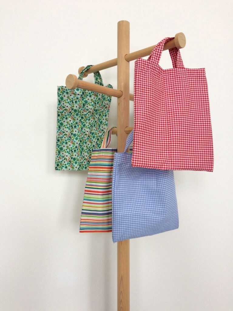 4 bunte Taschen