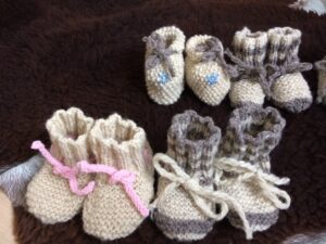Foto handgestrickter Kindersocken
